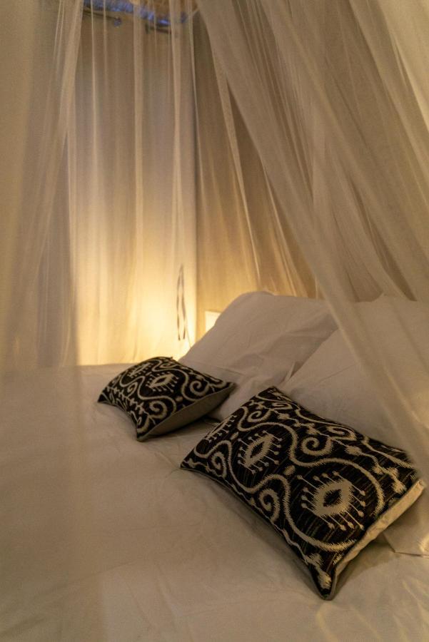 Bali Serenity Balneo Et Lit Rond Lagnieu Luaran gambar