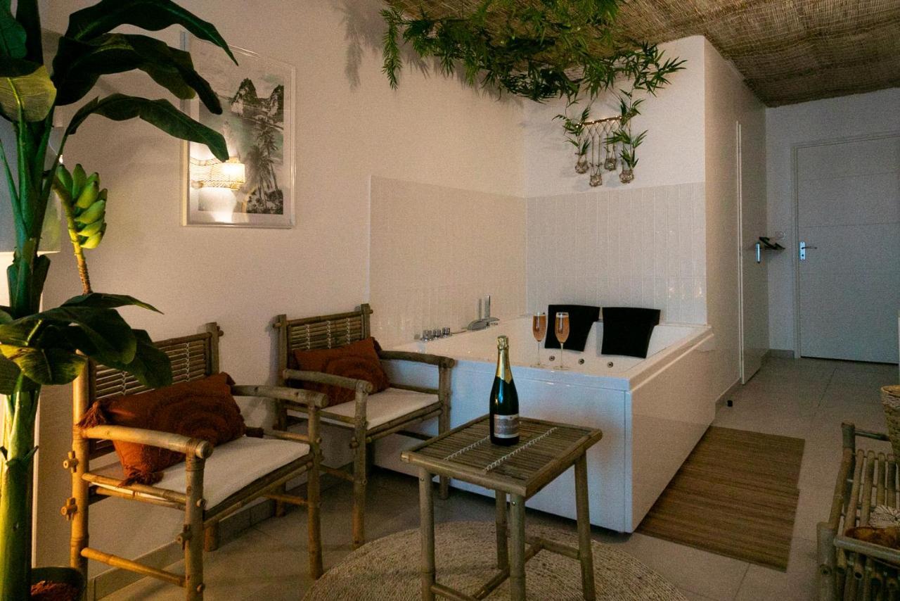 Bali Serenity Balneo Et Lit Rond Lagnieu Luaran gambar